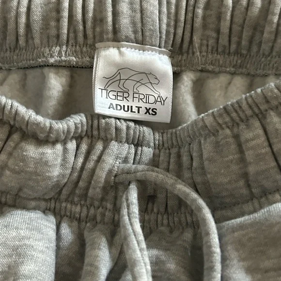 💙 Tiger Friday Set 💙 - Picture 8 of 8